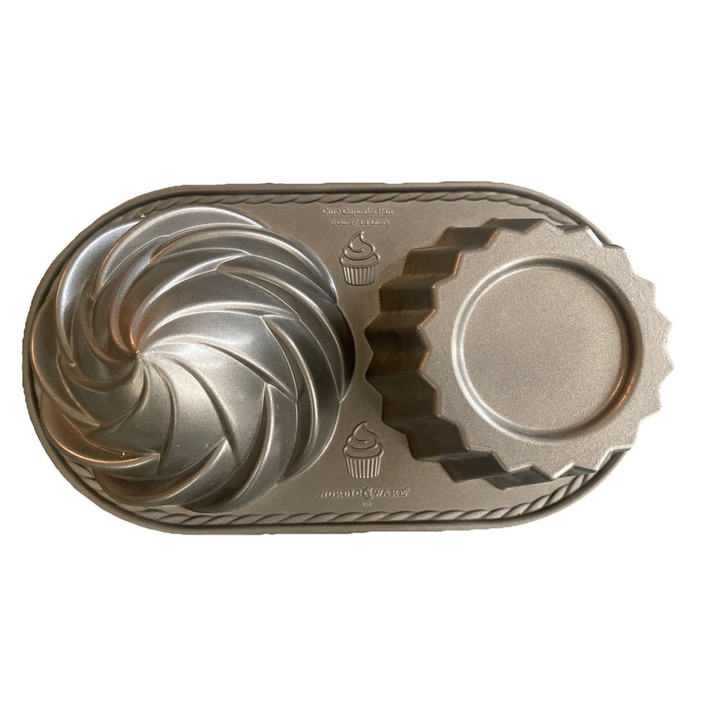 Nordic Ware‎ 3D Cute Cupcake Pan Baking Large Single Giant Cupcake Mold